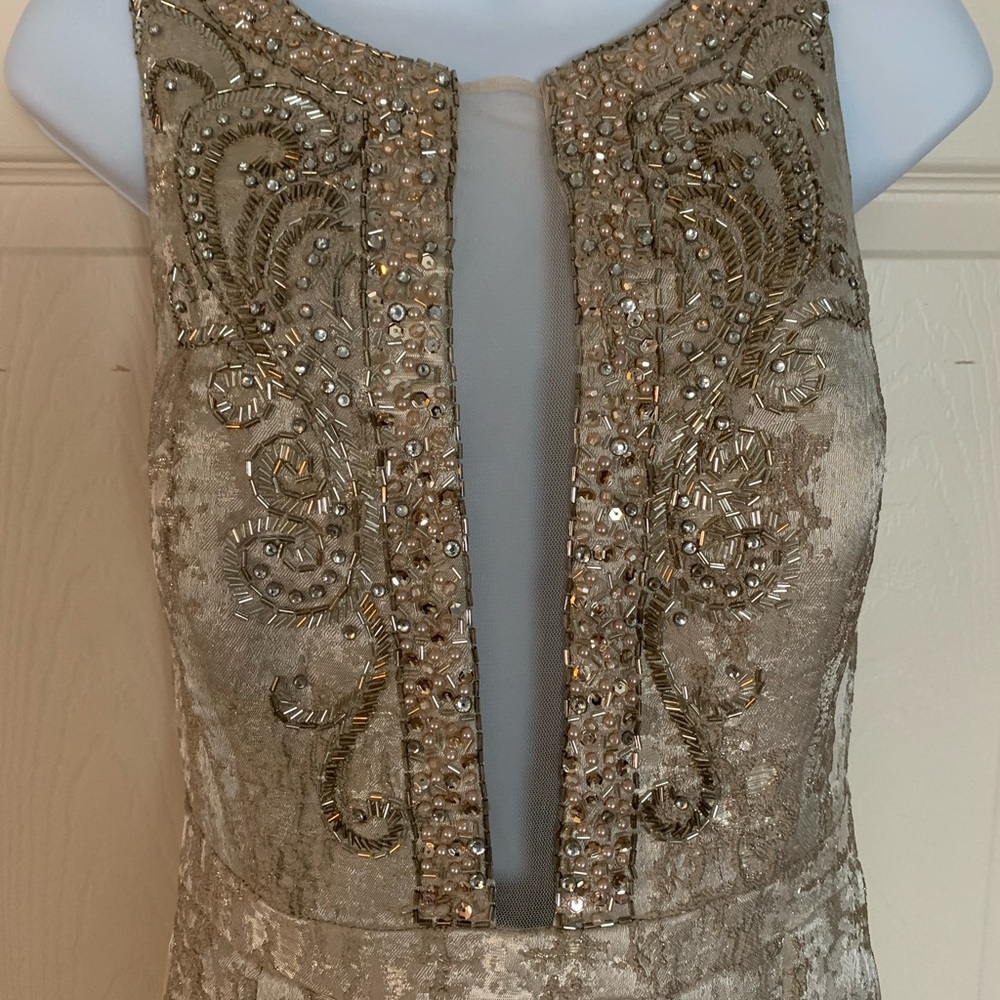 Eliza J sleeveless formal gown beaded accents fully lined with pockets!  Size 12 - Picture 3 of 10